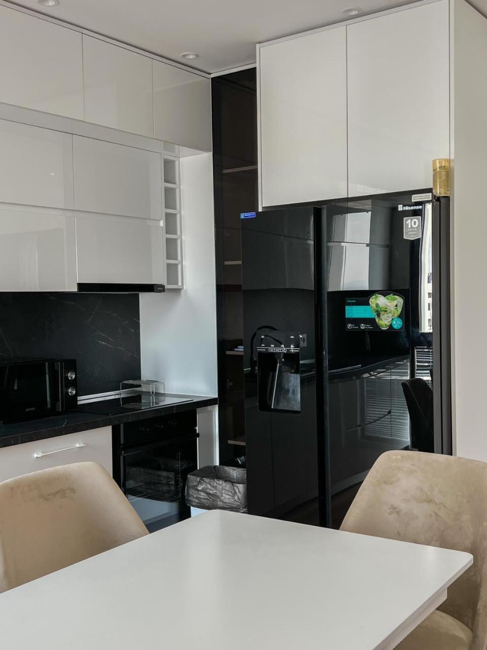Lux Apartment At Arlis Tiranë Luaran gambar