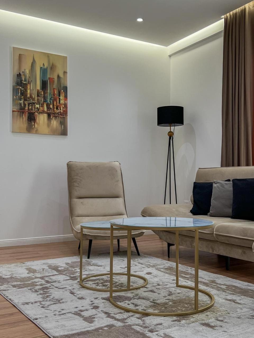 Lux Apartment At Arlis Tiranë Luaran gambar