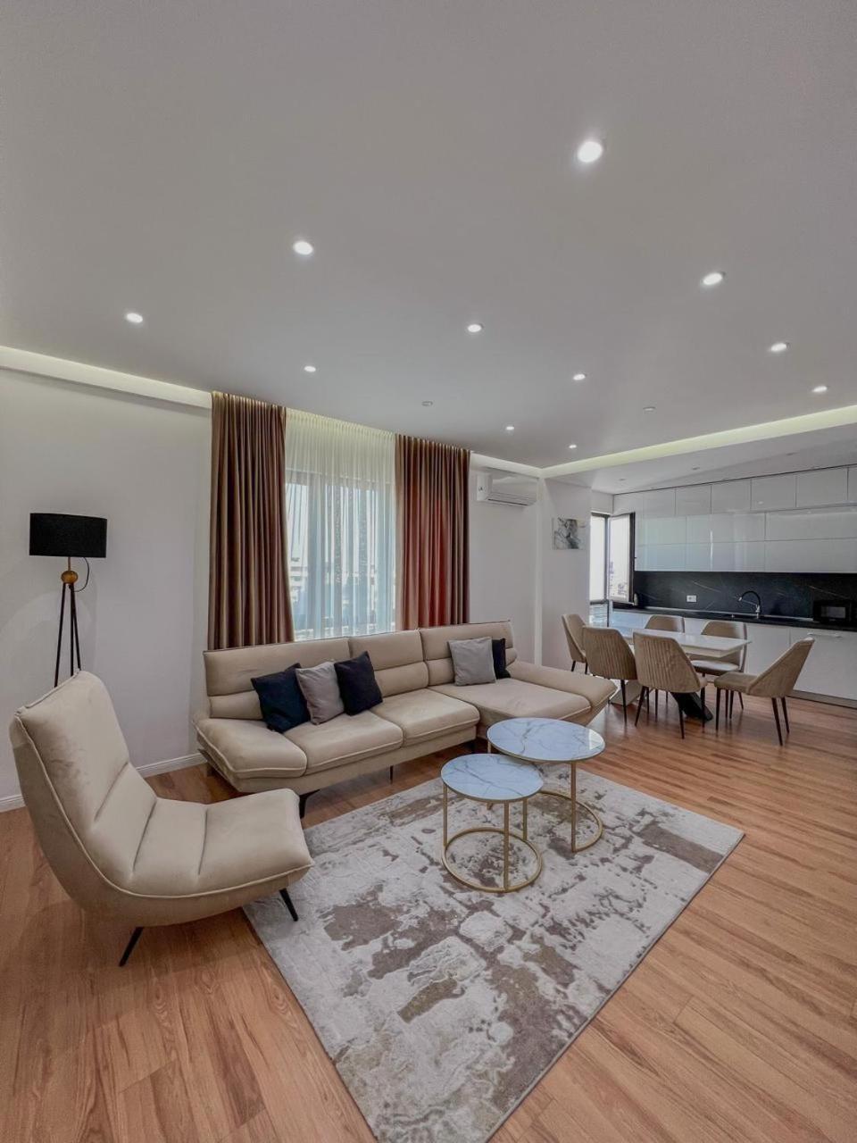 Lux Apartment At Arlis Tiranë Luaran gambar